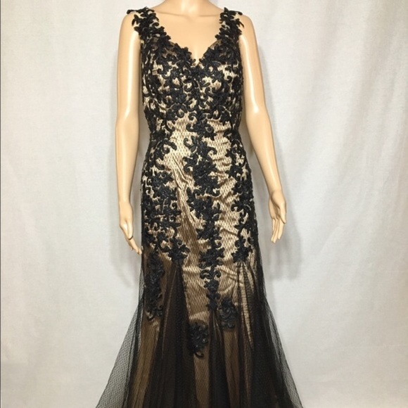 Lace Evening Gown - Picture 2 of 5